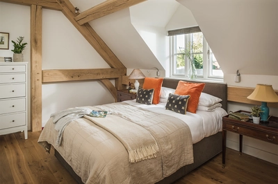 2202 10 Oakwrights Mark Watts content