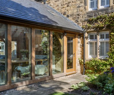 9851 05 Oakwrights Rob Crawshaw content