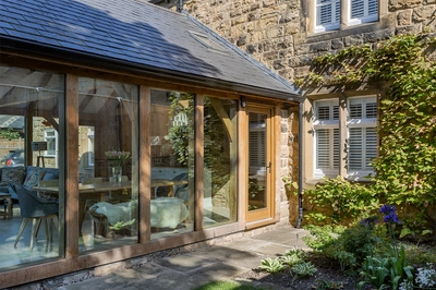 9851 05 Oakwrights Rob Crawshaw content