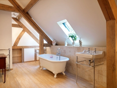 413 067 Oakwrights Darren Chung