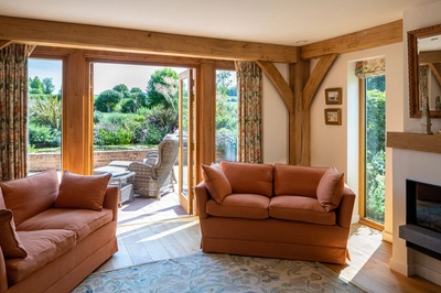 1718 55 Oakwrights Mark Bolton