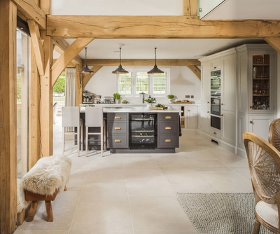 2219 79 Crop Oakwrights Mark Watts Content Block