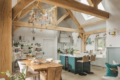 2318 085 Oakwrights Mark Watts content