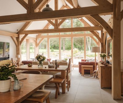 2212 035 Oakwrights Katie Pryde content