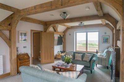 1734 5355 Oakwrights Photo Joseph Holder