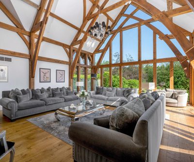 1546 101 Oakwrights Jon Holmes content