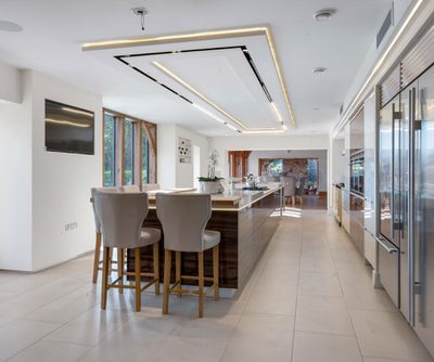 1546 109 Oakwrights Jon Holmes content