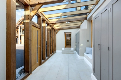 1546 113 Oakwrights Jon Holmes gallery
