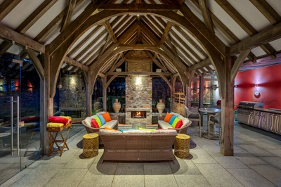 1546 116 Oakwrights Jon Holmes gallery