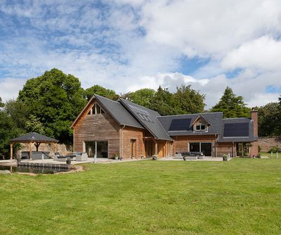 1908 011 Oakwrights Susie Lowe content