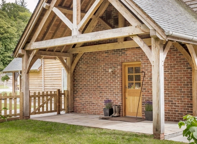 1908 028 b Oakwrights Susie Lowe Feature