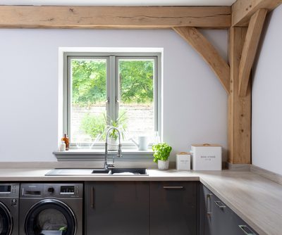 1908 040 Oakwrights Susie Lowe Feature