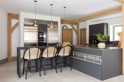 1908 059 Oakwrights Susie Lowe content