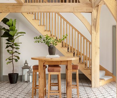 1908 069 Oakwrights Susie Lowe content