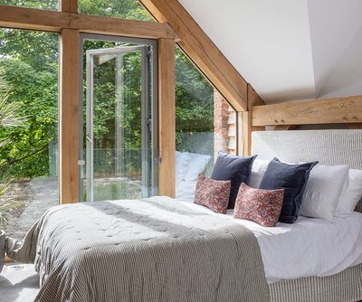 1908 121 Oakwrights Susie Lowe contnet