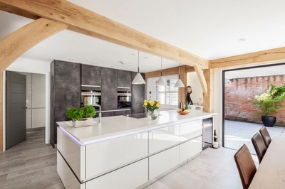 1647 2030 Oakwrights Simon Maxwell ntpr