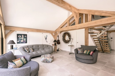 1647 2186 b Oakwrights Simon Maxwell ntpr