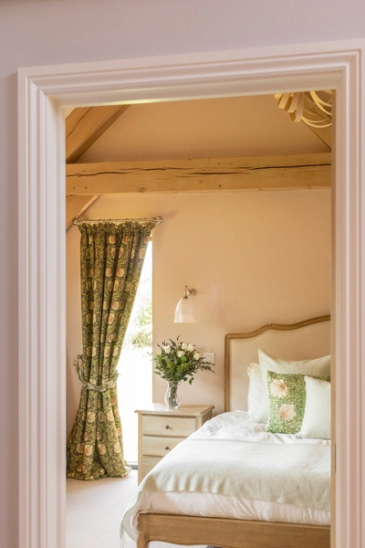 2553 052 Oakwrights Gallery