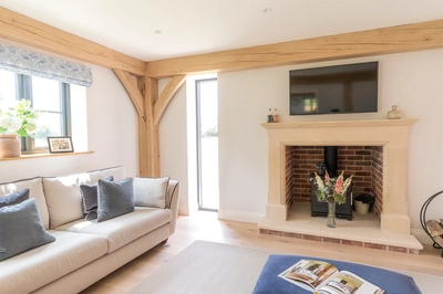 2553 060 Oakwrights Gallery