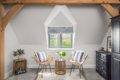 2043 010 Oakwrights Mark Watts content