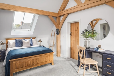 2043 012 Oakwrights Mark Watts content