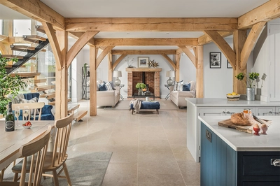 2043 020 In Oakwrights Mark Watts content