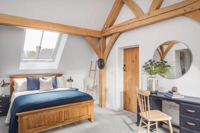 2043 012 Oakwrights Mark Watts Gallery