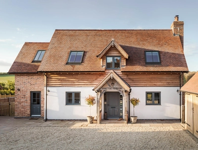 2043 058 b EE Crop Sky Oakwrights Mark Watts Secondary Hero