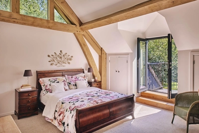 1860 2011 b Oakwrights Richard Kiely Gallery