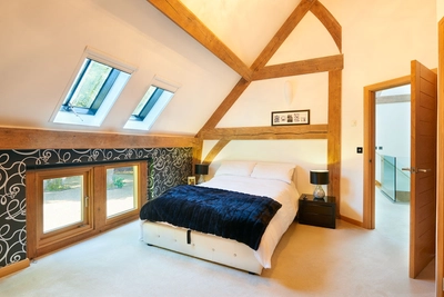1046 3305 Oakwrights Photo Mark Welsh
