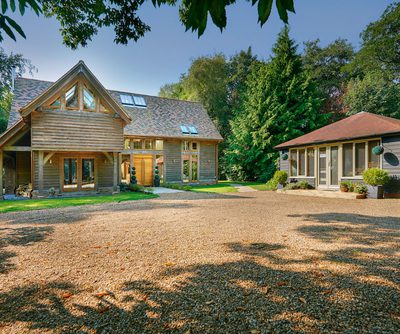 1046 3376 1 Oakwrights Photo Mark Welsh b