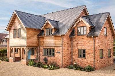 2202 28 b EE Oakwrights Mark Watts Case Study Thumbnail