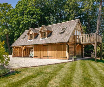 Oak Frame 4 Bay Garage with Balcony