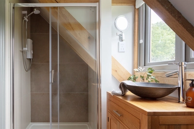 1908 086 Oakwrights Susie Lowe gallery