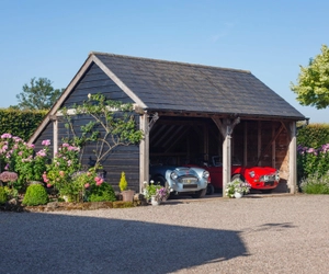 The Kenchester garage