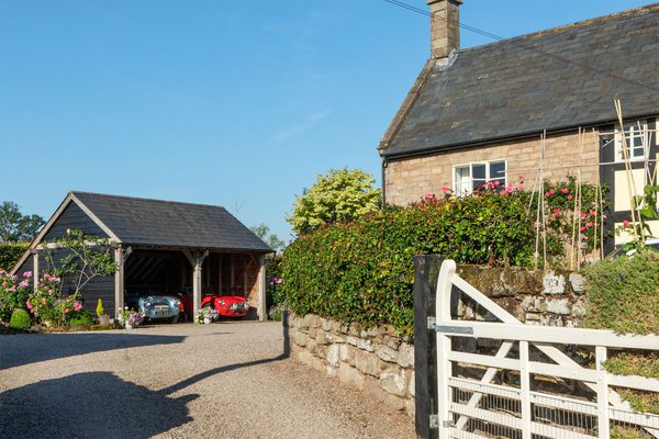 The Kenchester garage next to house