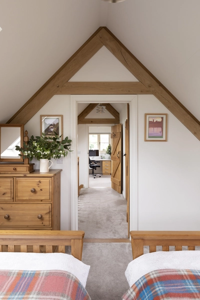 5031 0826 Oakwrights Galllery