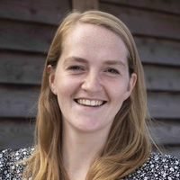 096 220803 Izzie Seal Oakwrights Web Staff