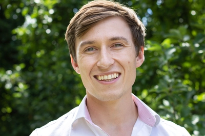 138 220711 Hugh Franklin Oakwrights Content Block